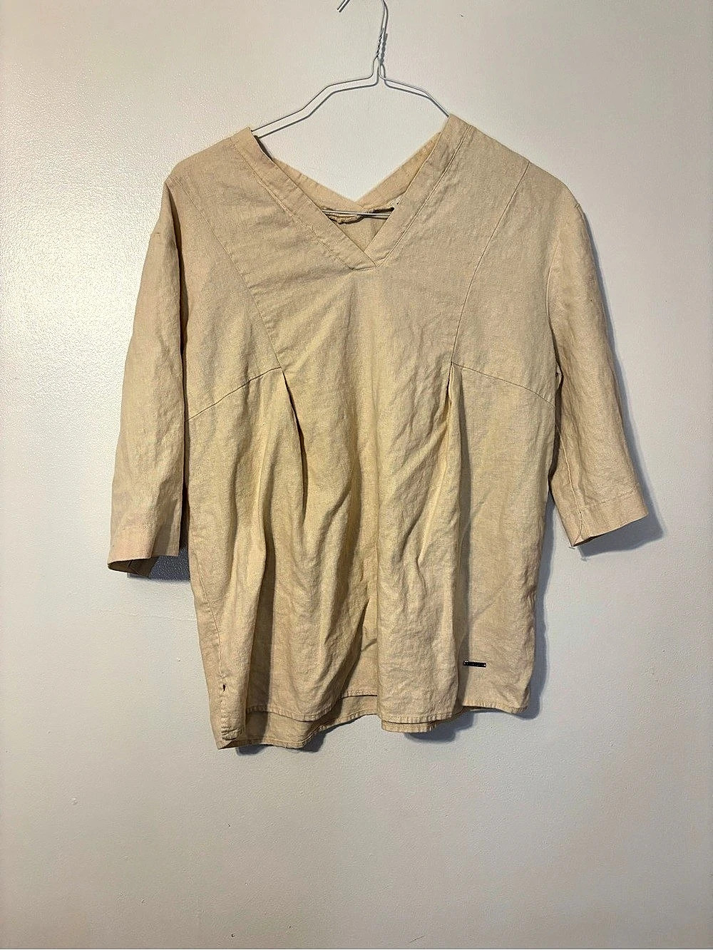 Anne Klein Beige V-Neck Tunic Like New
